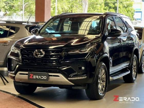 TOYOTA HILUX SW4 2.8 D-4D TURBO DIESEL SRX 7L 4X4 AUTOMÁTICO